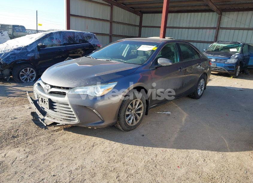 Photo 2 of 2016 Toyota Camry LE (VIN 4T1BF1FK1GU603799)