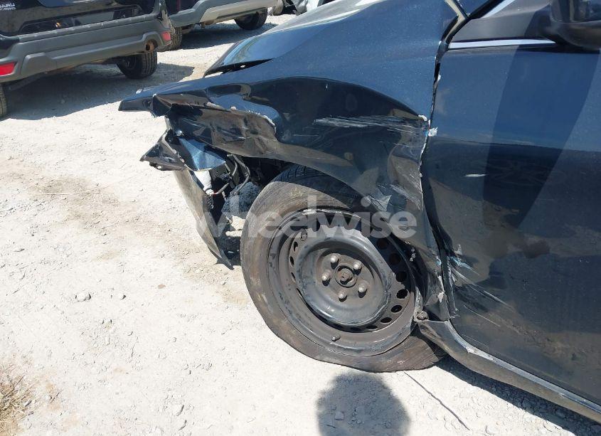 Photo 6 of 2016 Toyota Camry LE (VIN 4T1BF1FK1GU605178)