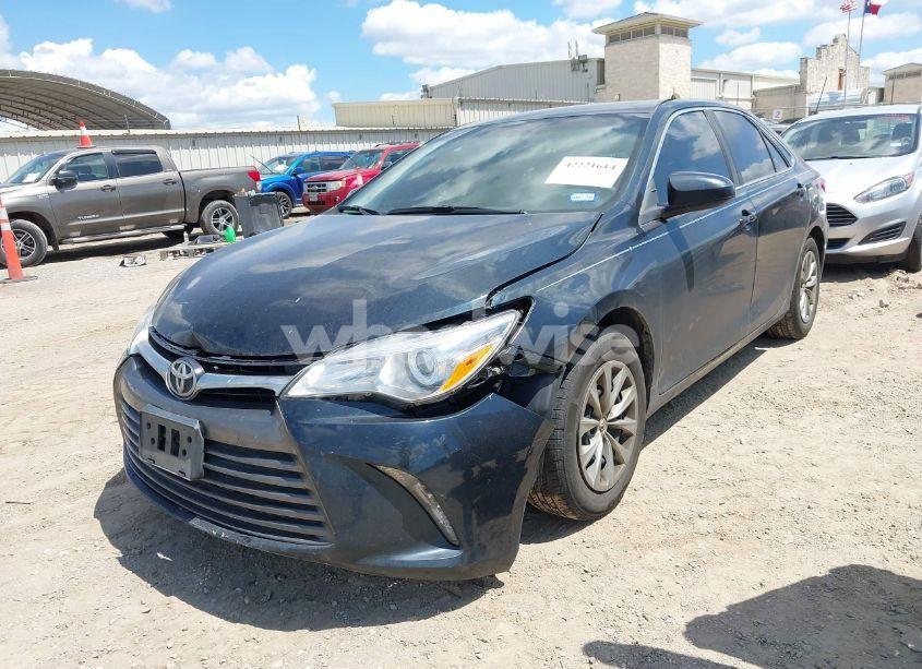 Photo 2 of 2017 Toyota Camry LE (VIN 4T1BF1FK1HU268111)