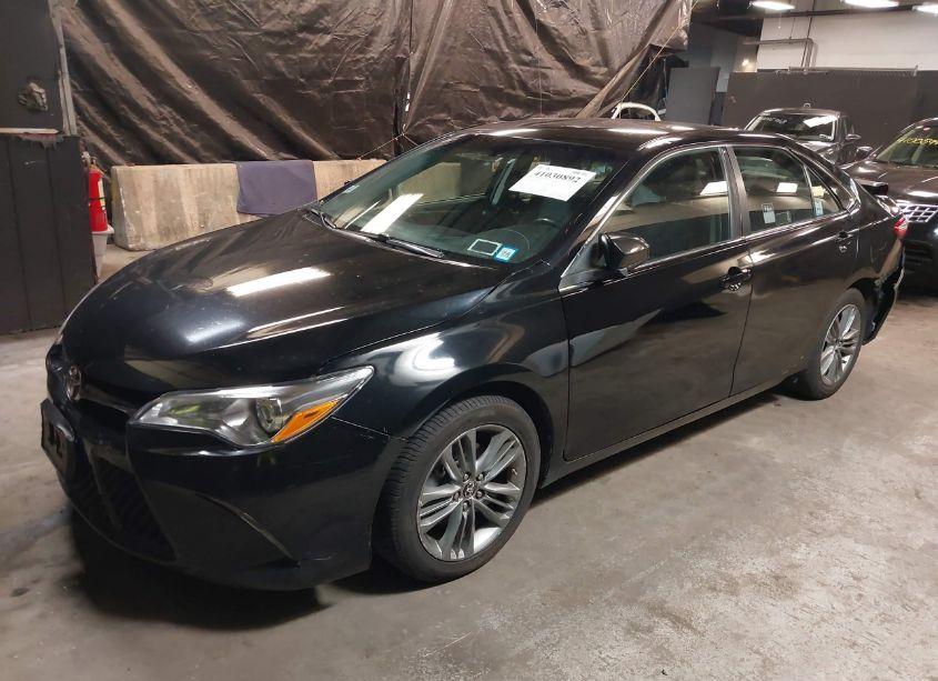 Photo 2 of 2017 Toyota Camry SE (VIN 4T1BF1FK1HU309045)