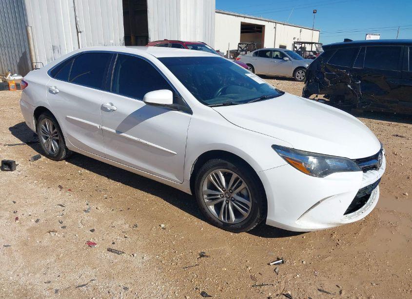 2017 Toyota Camry SE (VIN 4T1BF1FK1HU312009) main photo