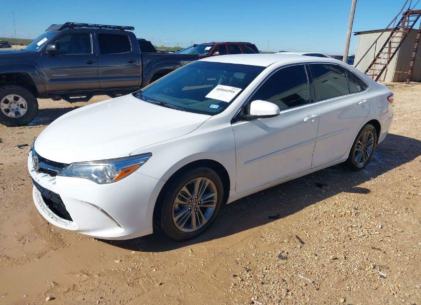 Photo 2 of 2017 Toyota Camry SE (VIN 4T1BF1FK1HU312009)