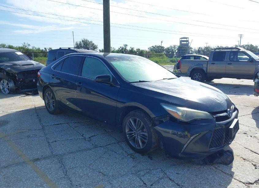 2017 Toyota Camry SE (VIN 4T1BF1FK1HU336844) main photo