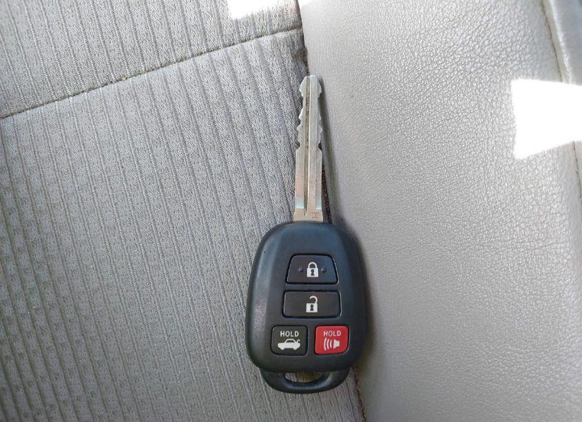 Photo 11 of 2017 Toyota Camry SE (VIN 4T1BF1FK1HU336844)