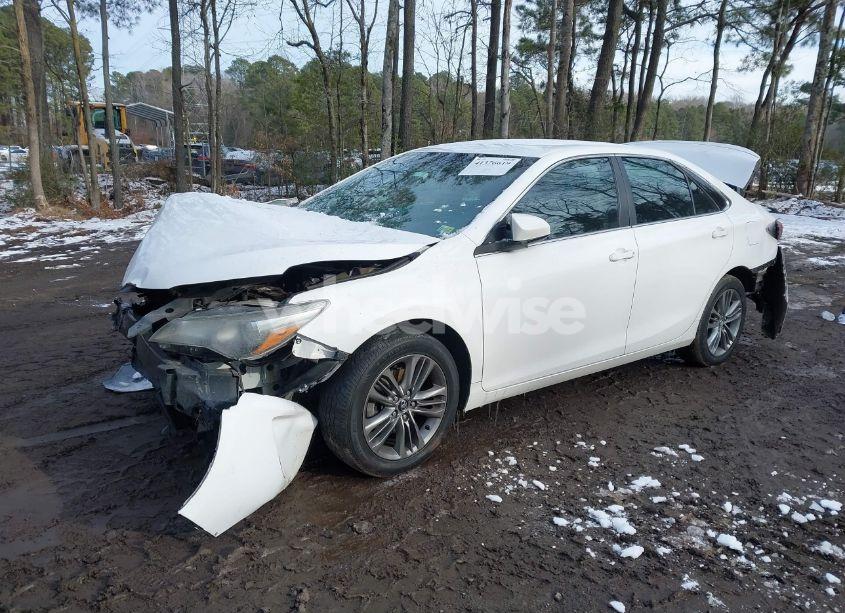 Photo 2 of 2017 Toyota Camry SE (VIN 4T1BF1FK1HU340652)