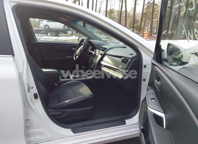 Photo 5 of 2017 Toyota Camry SE (VIN 4T1BF1FK1HU340652)