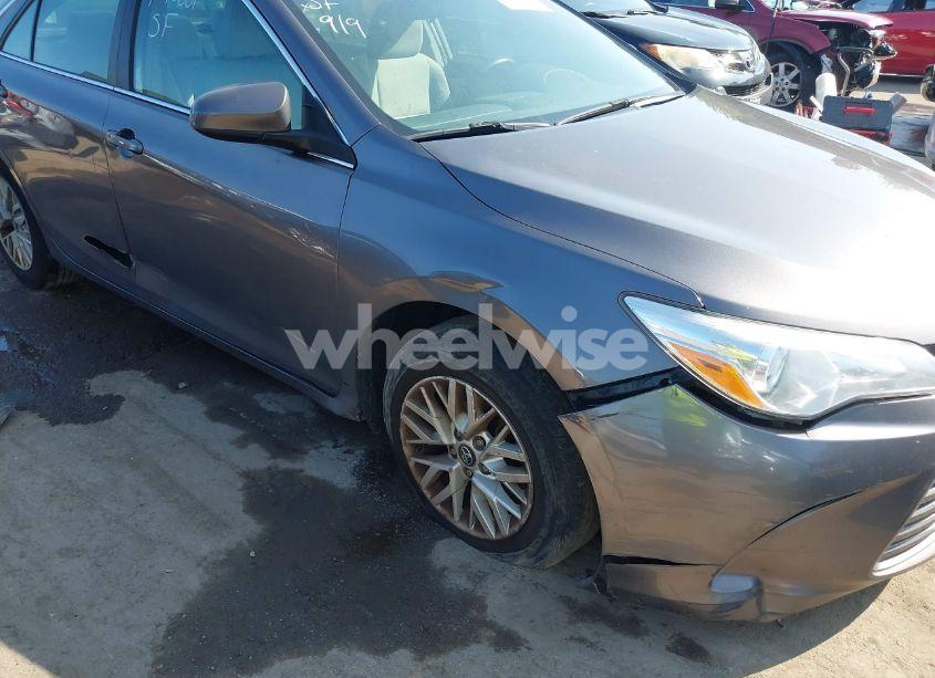 Photo 6 of 2017 Toyota Camry LE/SE/XLE/XSE (VIN 4T1BF1FK1HU369195)