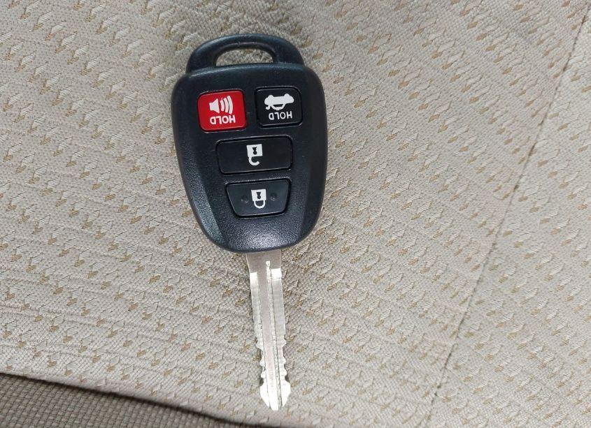 Photo 11 of 2017 Toyota Camry LE (VIN 4T1BF1FK1HU385199)