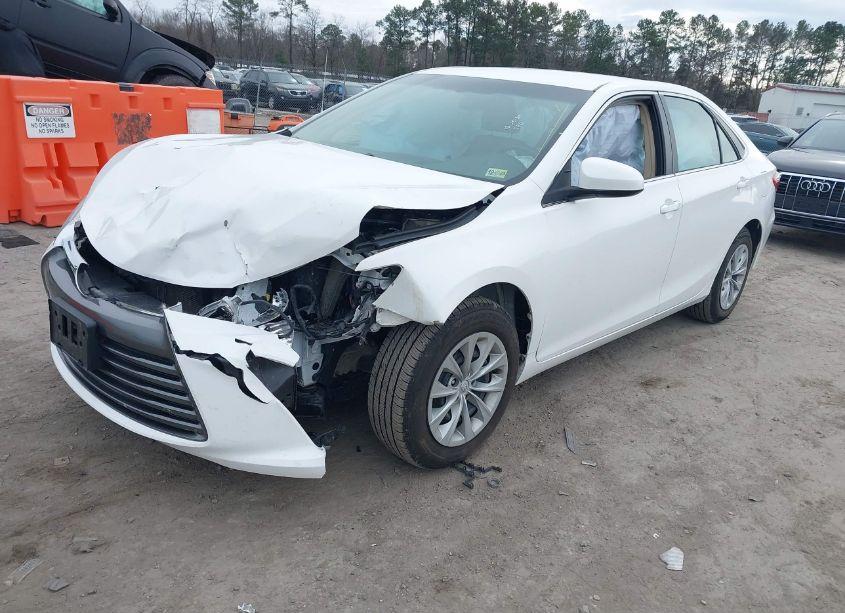 Photo 2 of 2017 Toyota Camry LE (VIN 4T1BF1FK1HU385199)