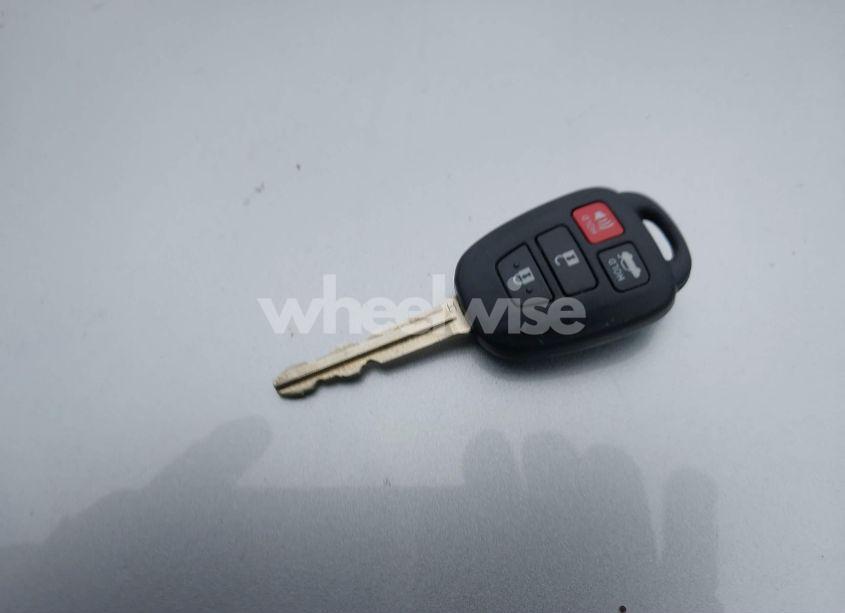 Photo 11 of 2017 Toyota Camry SE (VIN 4T1BF1FK1HU389642)