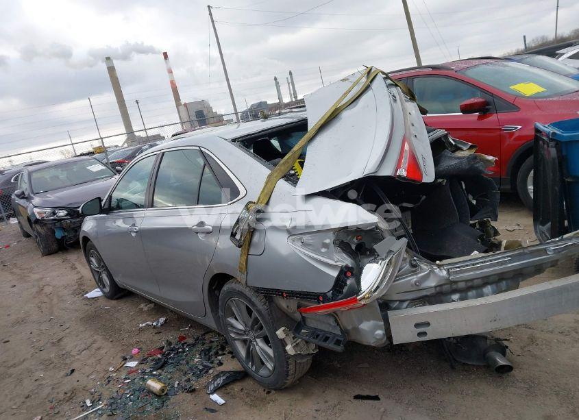 Photo 3 of 2017 Toyota Camry SE (VIN 4T1BF1FK1HU389642)