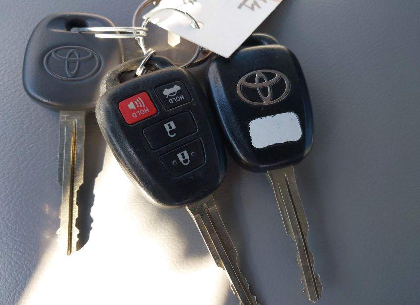 Photo 11 of 2017 Toyota Camry SE (VIN 4T1BF1FK1HU390810)