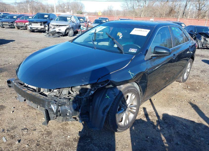 Photo 2 of 2017 Toyota Camry SE (VIN 4T1BF1FK1HU390810)