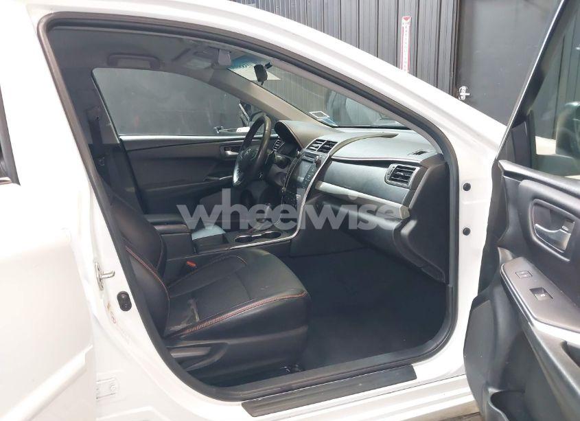 Photo 5 of 2017 Toyota Camry SE (VIN 4T1BF1FK1HU403247)