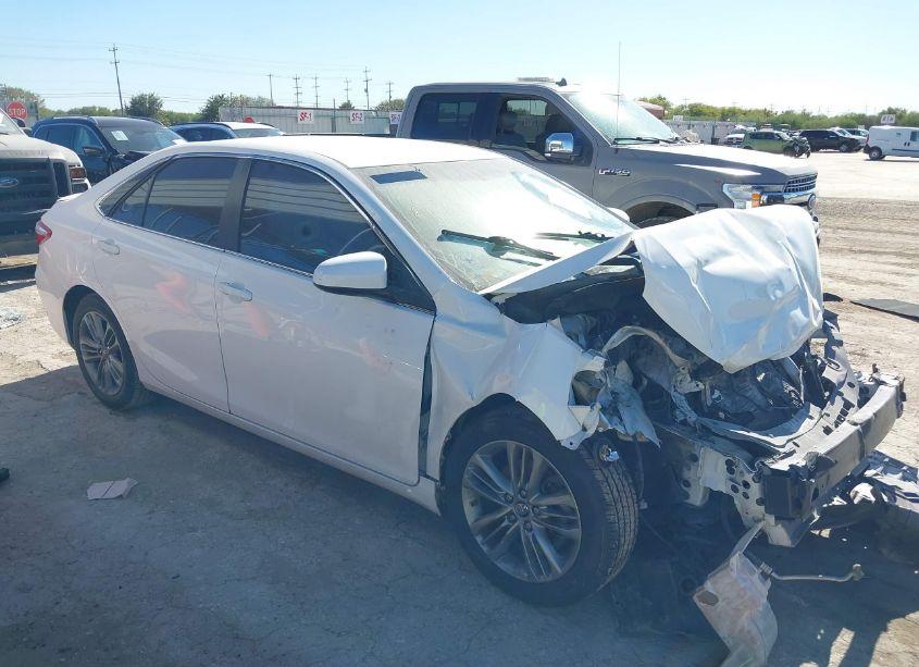 2017 Toyota Camry SE (VIN 4T1BF1FK1HU417276) main photo