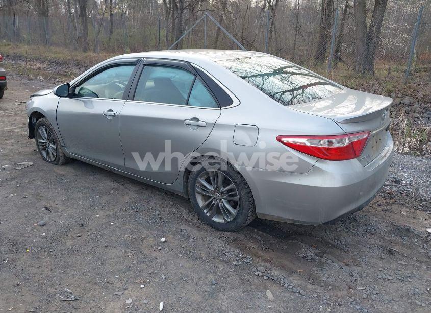 Photo 3 of 2017 Toyota Camry SE (VIN 4T1BF1FK1HU615467)