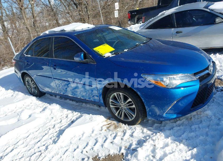 2017 Toyota Camry SE (VIN 4T1BF1FK1HU637257) main photo