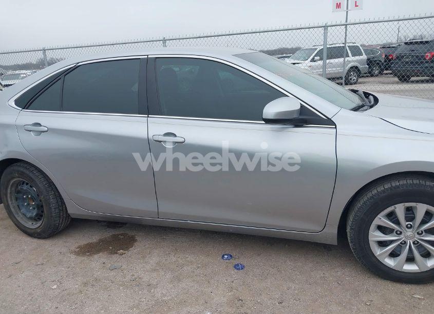 Photo 13 of 2017 Toyota Camry LE (VIN 4T1BF1FK1HU639719)