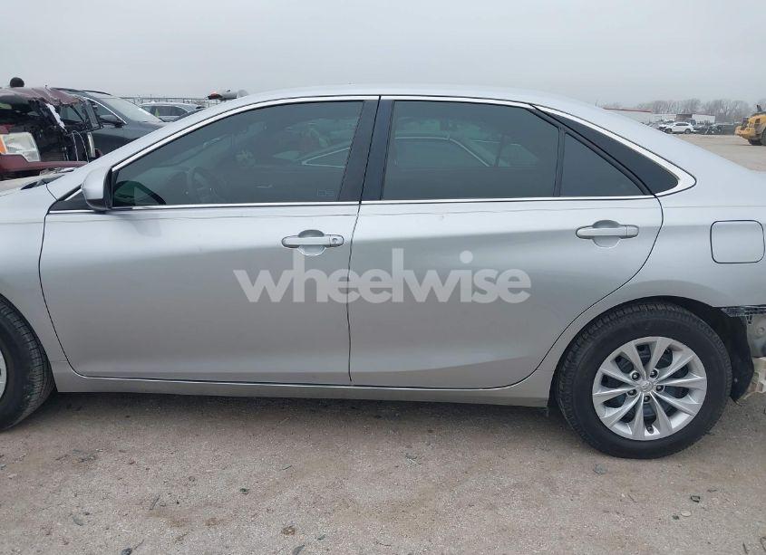 Photo 14 of 2017 Toyota Camry LE (VIN 4T1BF1FK1HU639719)