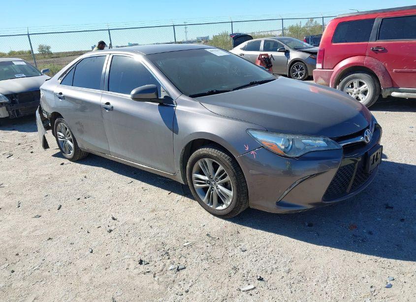 2017 Toyota Camry SE (VIN 4T1BF1FK1HU639753) main photo