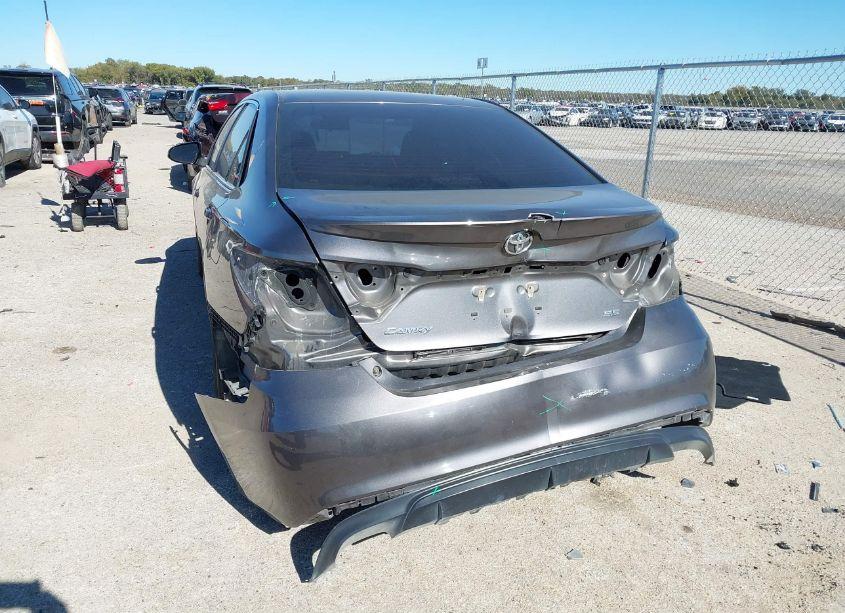 Photo 6 of 2017 Toyota Camry SE (VIN 4T1BF1FK1HU639753)