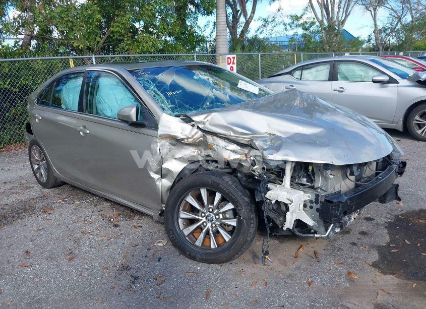 2017 Toyota Camry XLE (VIN 4T1BF1FK1HU642281) main photo