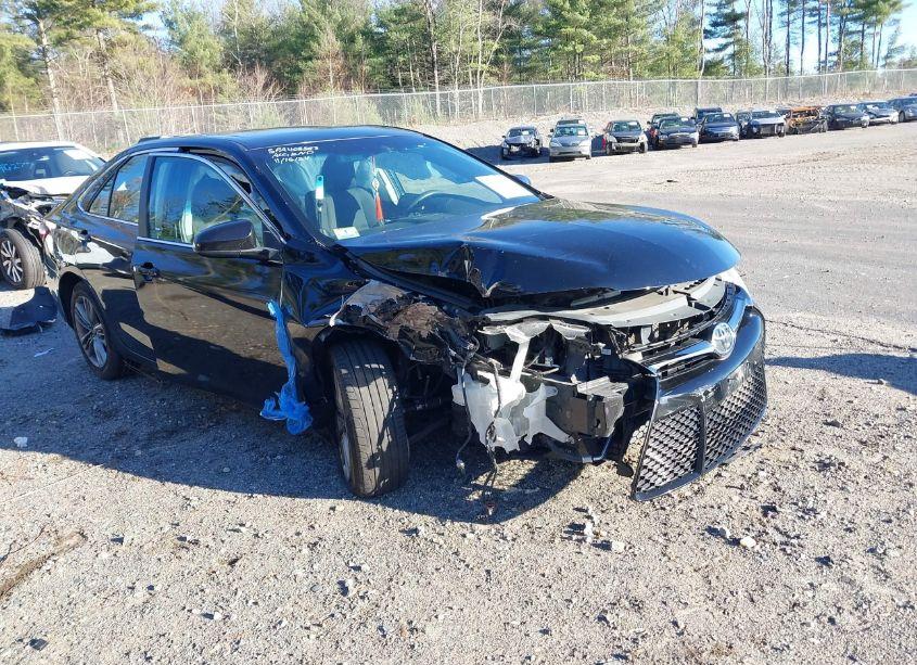 2017 Toyota Camry SE (VIN 4T1BF1FK1HU658500) main photo