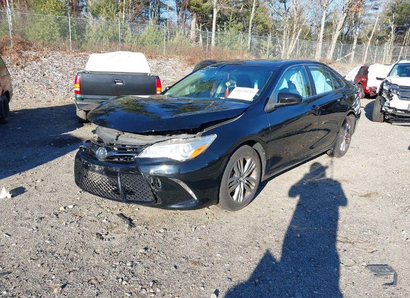 Photo 2 of 2017 Toyota Camry SE (VIN 4T1BF1FK1HU658500)