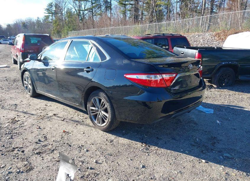 Photo 3 of 2017 Toyota Camry SE (VIN 4T1BF1FK1HU658500)