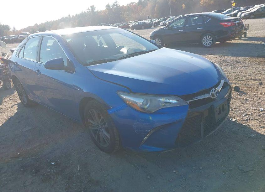 2017 Toyota Camry SE (VIN 4T1BF1FK1HU658772) main photo