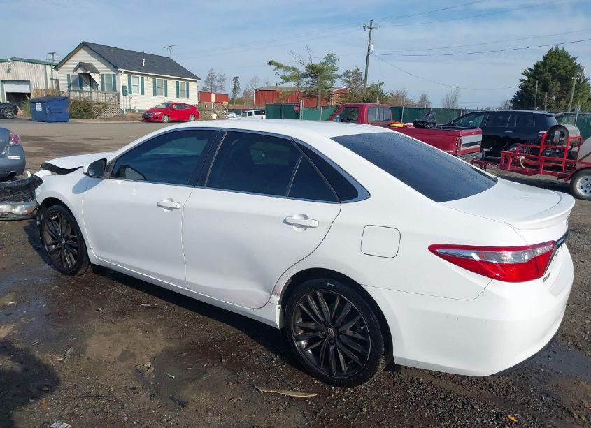 Photo 3 of 2017 Toyota Camry SE (VIN 4T1BF1FK1HU665530)