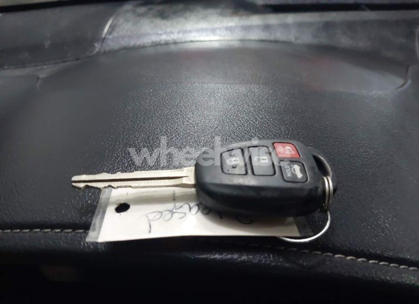 Photo 11 of 2017 Toyota Camry LE (VIN 4T1BF1FK1HU666581)