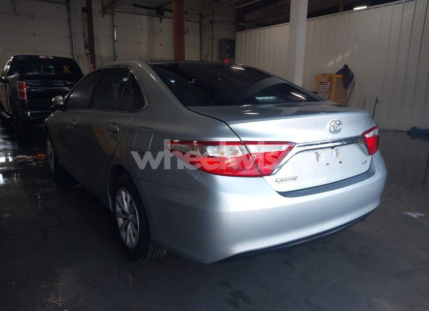 Photo 3 of 2017 Toyota Camry LE (VIN 4T1BF1FK1HU666581)