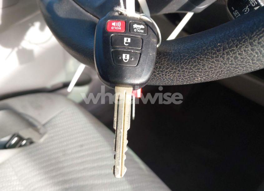 Photo 11 of 2017 Toyota Camry LE (VIN 4T1BF1FK1HU670453)