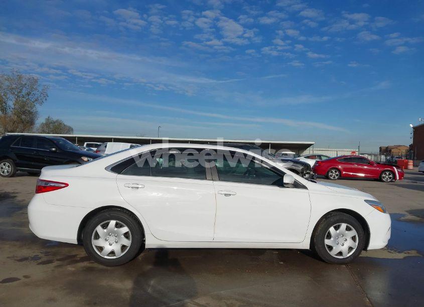 Photo 13 of 2017 Toyota Camry LE (VIN 4T1BF1FK1HU670453)