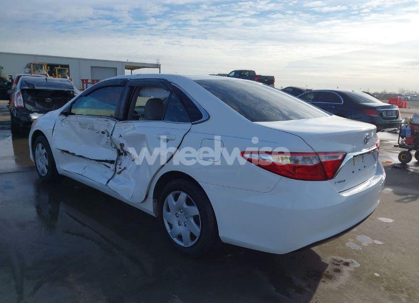 Photo 3 of 2017 Toyota Camry LE (VIN 4T1BF1FK1HU670453)