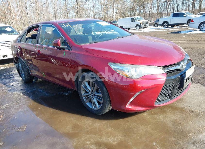 2017 Toyota Camry SE (VIN 4T1BF1FK1HU679024) main photo