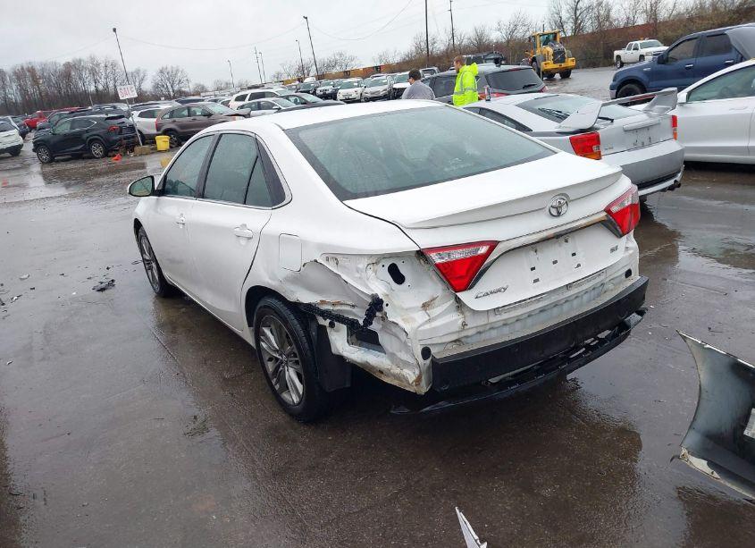 Photo 3 of 2017 Toyota Camry SE (VIN 4T1BF1FK1HU679377)