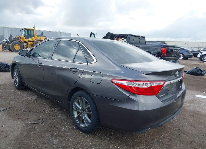 Photo 3 of 2017 Toyota Camry SE (VIN 4T1BF1FK1HU686071)