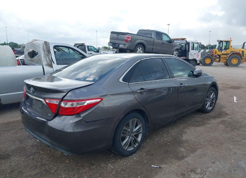 Photo 4 of 2017 Toyota Camry SE (VIN 4T1BF1FK1HU686071)