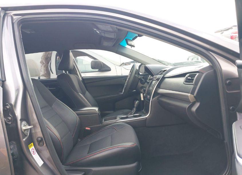 Photo 5 of 2017 Toyota Camry SE (VIN 4T1BF1FK1HU686071)