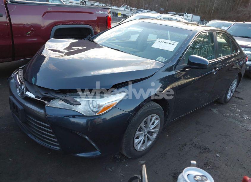 Photo 2 of 2017 Toyota Camry LE (VIN 4T1BF1FK1HU687723)