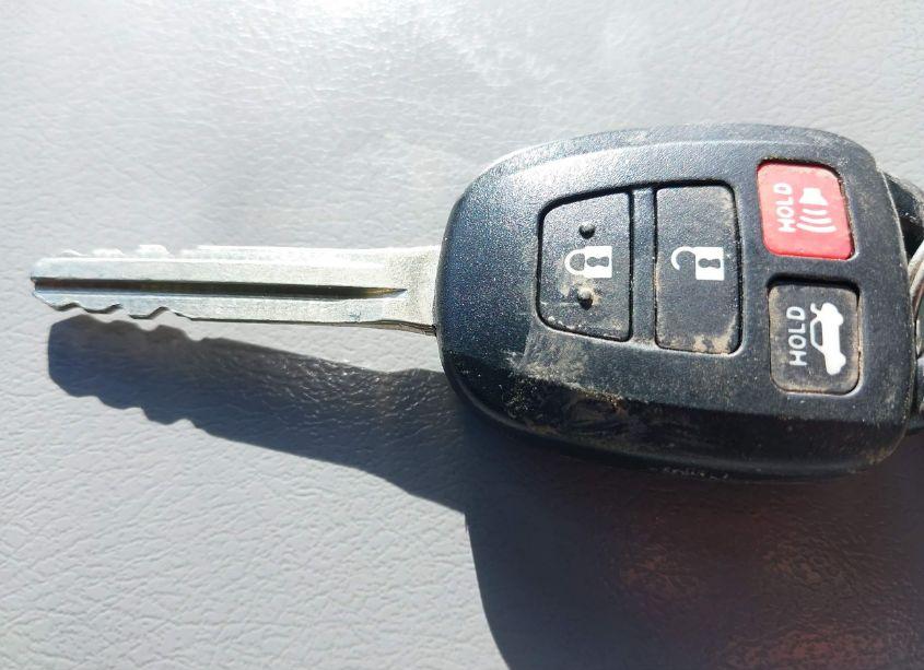 Photo 11 of 2017 Toyota Camry LE (VIN 4T1BF1FK1HU706058)