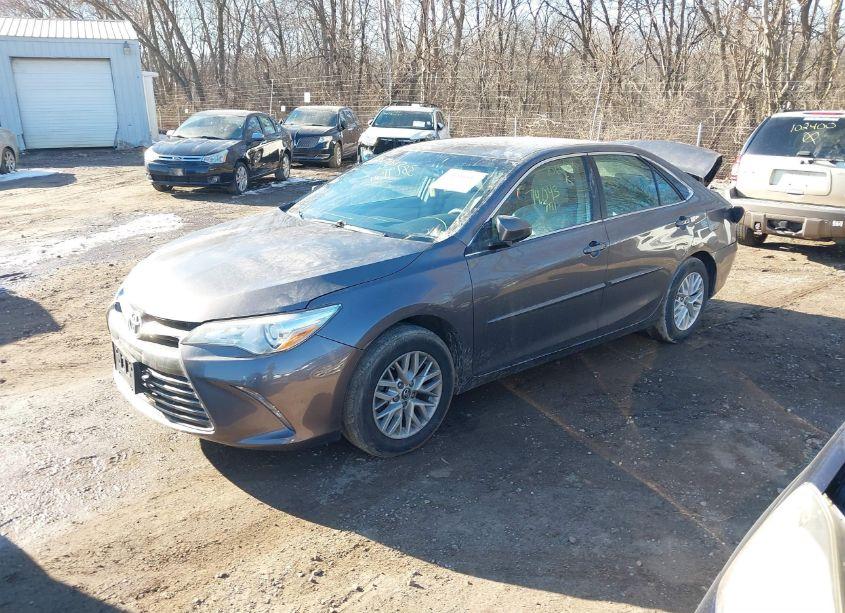 Photo 2 of 2017 Toyota Camry LE (VIN 4T1BF1FK1HU706058)