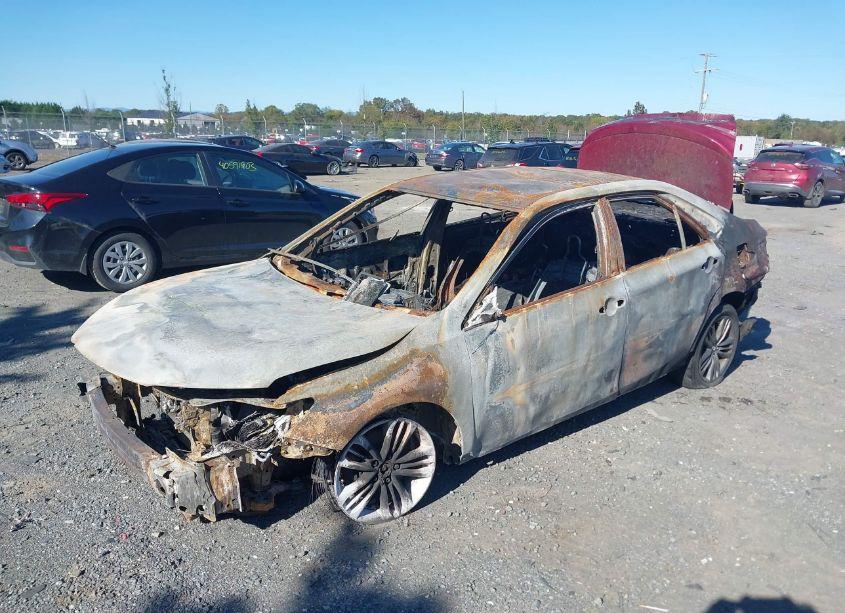 Photo 2 of 2017 Toyota Camry SE (VIN 4T1BF1FK1HU714287)