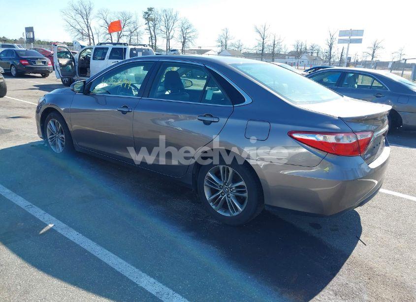 Photo 3 of 2017 Toyota Camry SE (VIN 4T1BF1FK1HU717237)