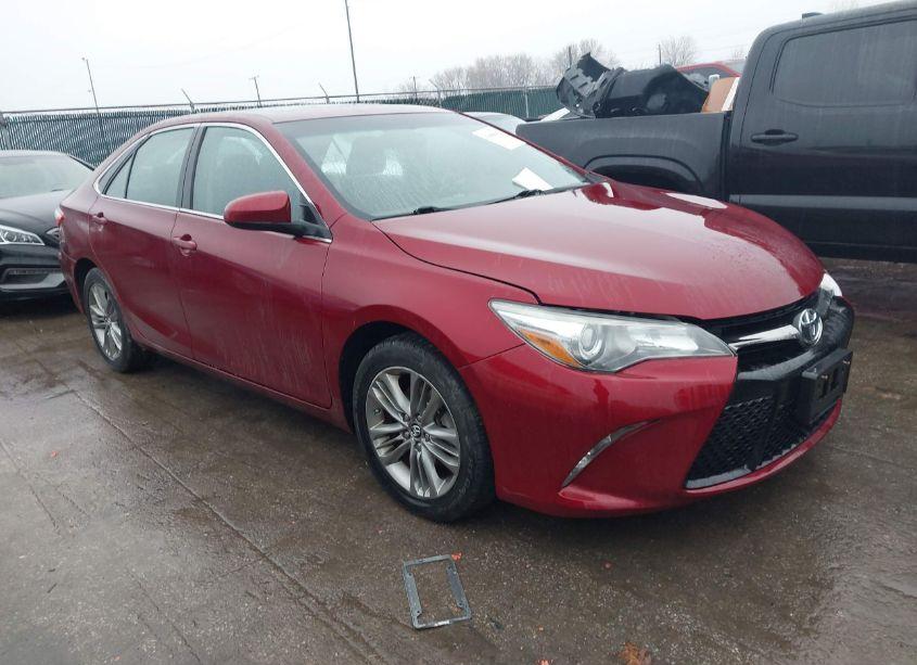 2017 Toyota Camry SE (VIN 4T1BF1FK1HU730019) main photo