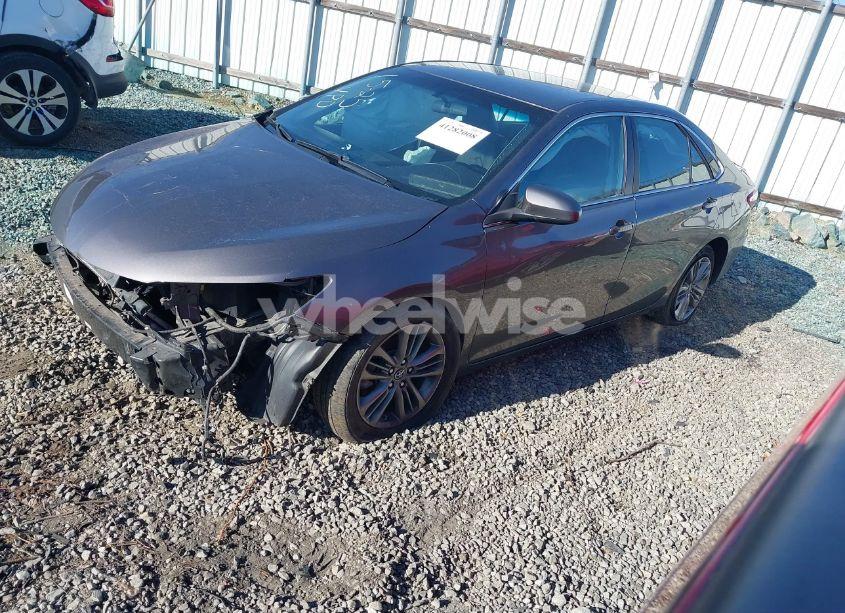 Photo 2 of 2017 Toyota Camry SE (VIN 4T1BF1FK1HU732658)