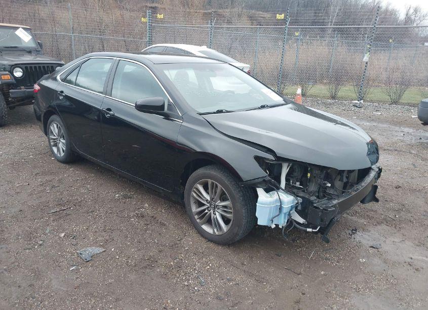 2017 Toyota Camry SE (VIN 4T1BF1FK1HU765336) main photo