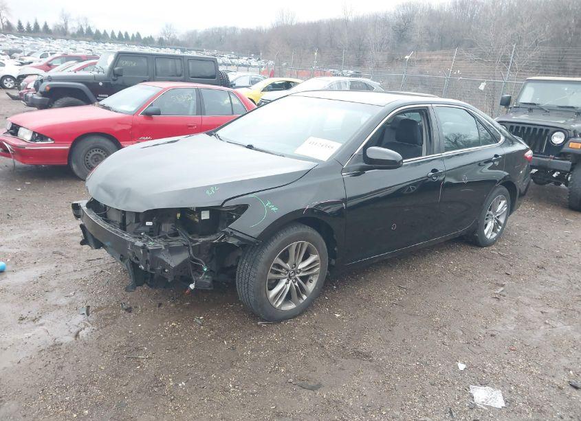 Photo 2 of 2017 Toyota Camry SE (VIN 4T1BF1FK1HU765336)